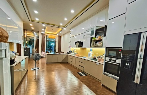 Siêu Hot: Bán Nhà đường Kha Vạn Cân, 5 Tầng, 118m2, HXH 7m, Gần Chợ Thủ Đức, Giá 10 Tỷ